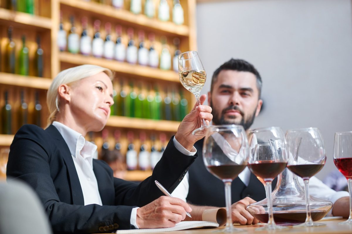 Rødvin vs. Hvidvin: Smagsprofiler og Madparring